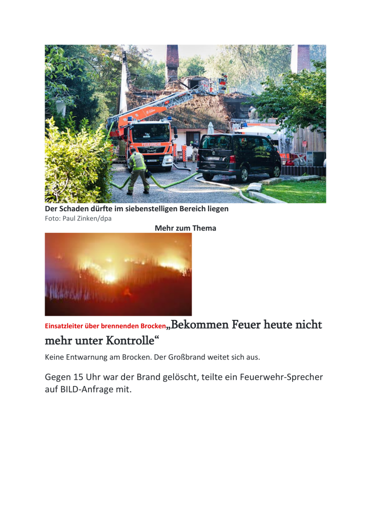 Feuerwehr löscht Brand bei Gebäude

